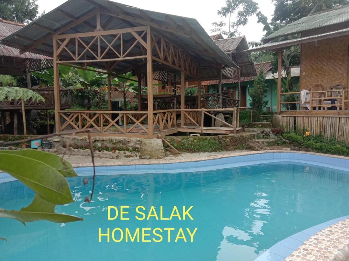 De Salak Homestay Богор Екстер'єр фото